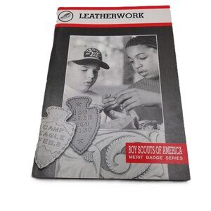Boy Scouts Leatherwork Merit Badge Book Copyright 2002 Printing 2003 Vintage